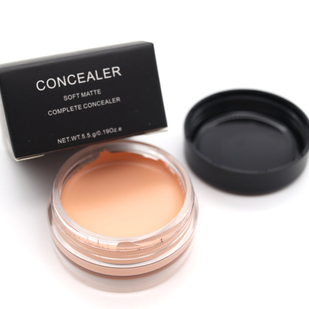 "The Boss Concealer - Flawless Coverage for a Confident Look"